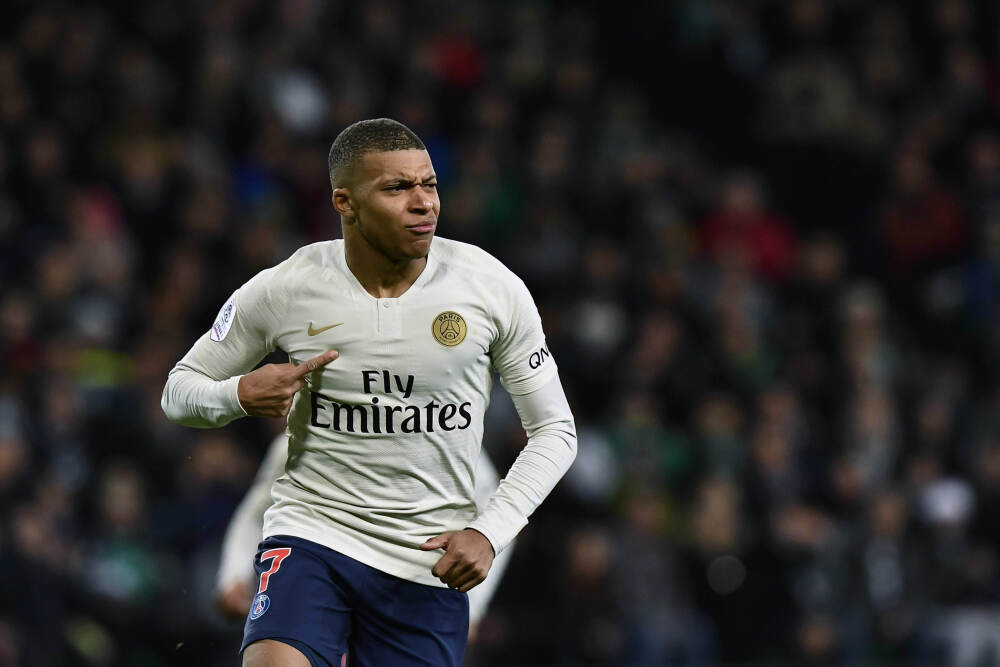 转会费超4400万欧！荷媒：阿贾克斯有意租回哈托